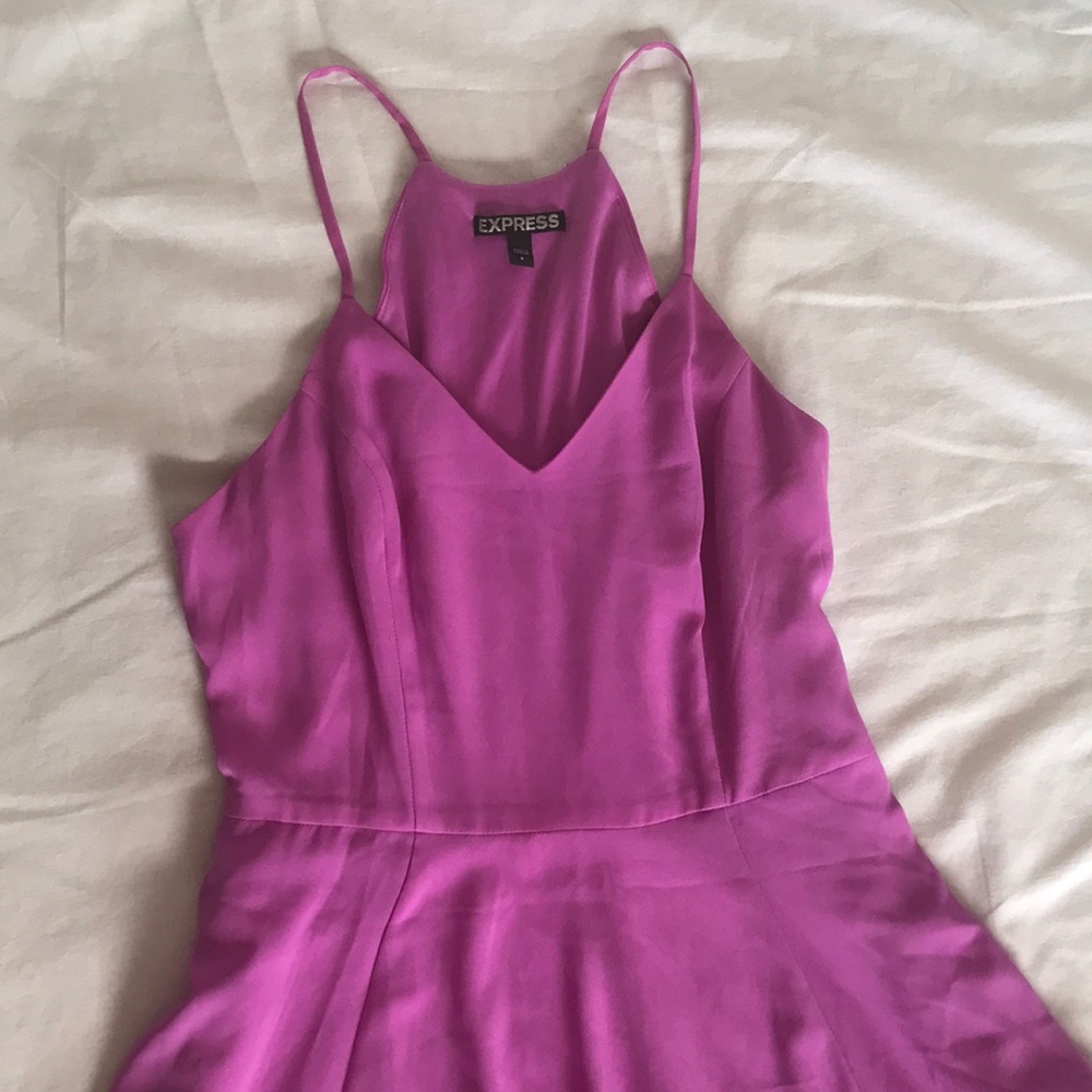 Express dress size 4. Magenta in color. GREAT FIT